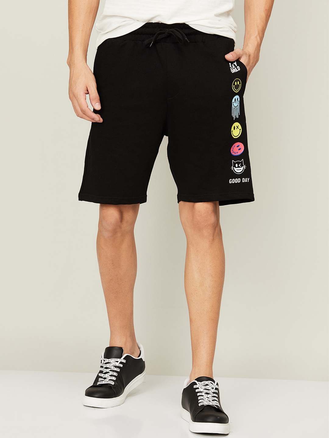 

SmileyWorld Men Black Slim Fit Shorts