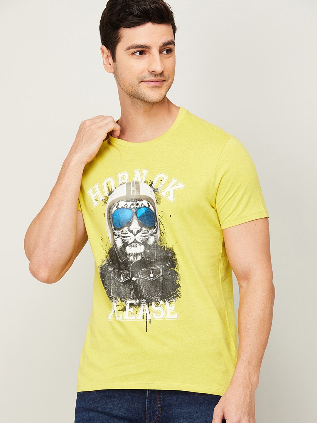 

Forca by Lifestyle Men Yellow Printed Slim Fit Cotton T-shirt