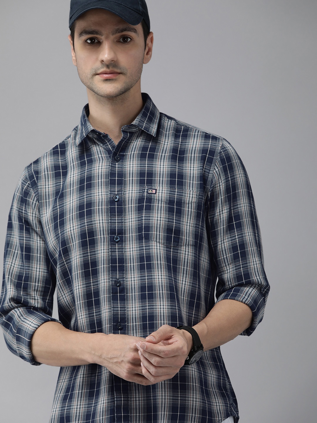 

Arrow Sport Men Blue & White Manhattan Slim Fit Checked Pure Cotton Casual Shirt