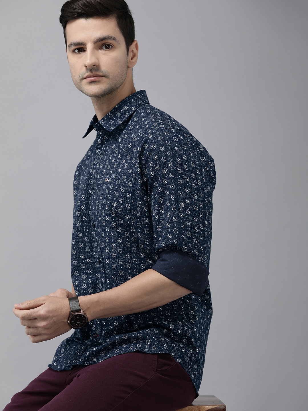

Arrow Sport Men Navy Blue & White Manhattan Slim Fit Printed Pure Cotton Casual Shirt