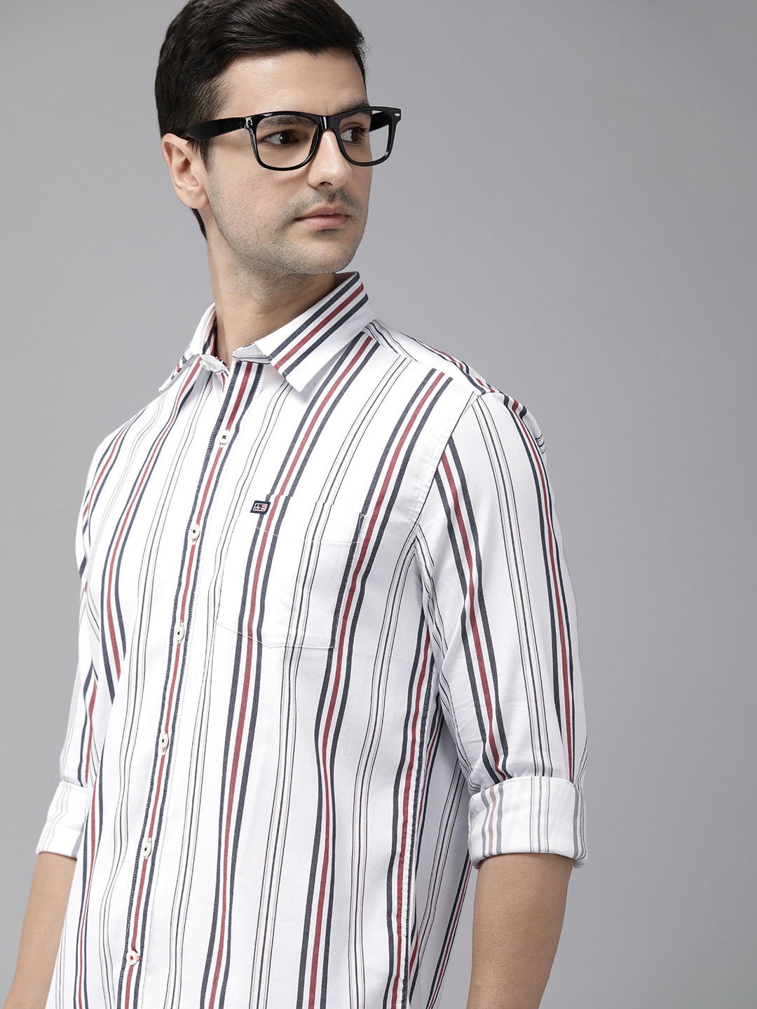 

Arrow Sport Men White & Navy Blue Manhattan Slim Fit Striped Casual Shirt