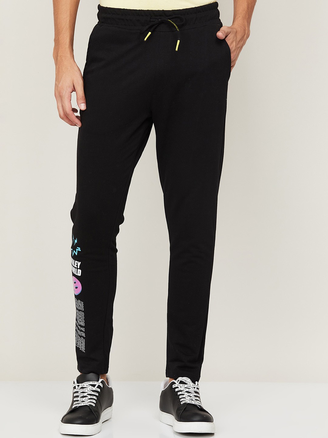 

SmileyWorld Men Black Solid Slim-fit Track Pant