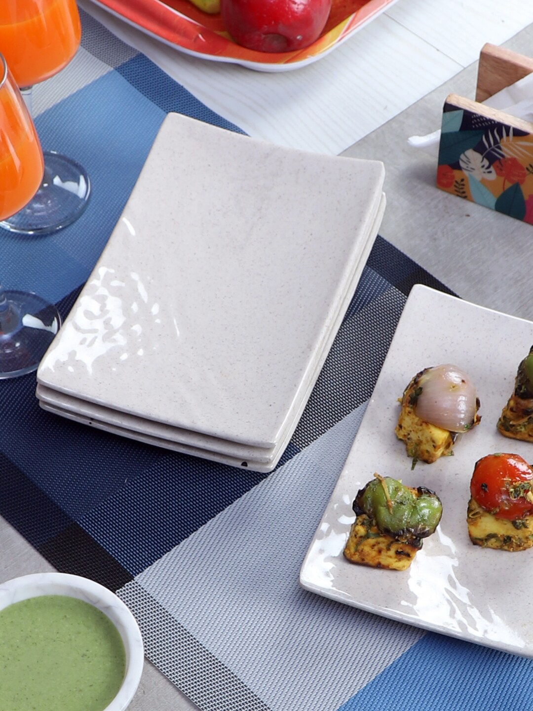 

CDI Set Of 4 White Rectangular Shaped Platter Set