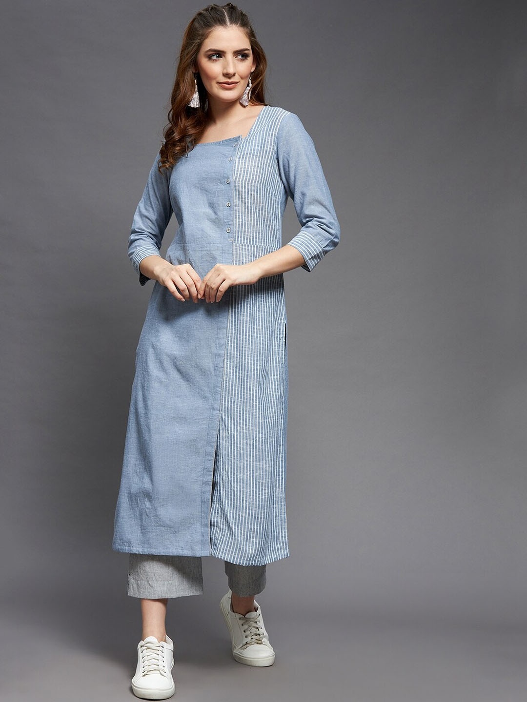 

Indian Dobby Women Blue & White Striped Pure Cotton Mangalgiri Kurta