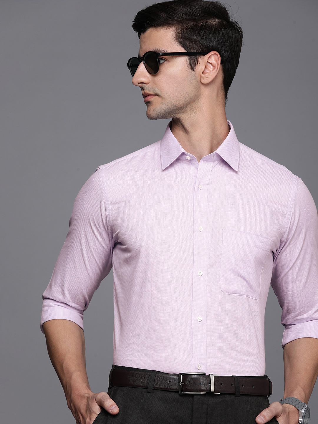

Raymond Men Purple Textured Slim Fit Pure Cotton Semiformal Shirt