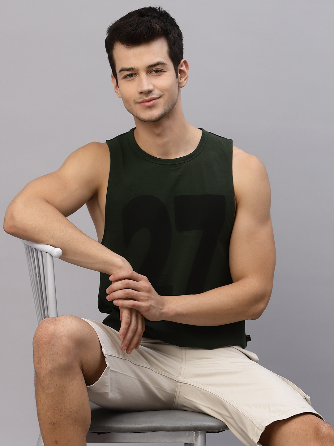 

Rigo Men Bottle Green & Black Numerical Print Round Neck Sleeveless T-Shirt Vest