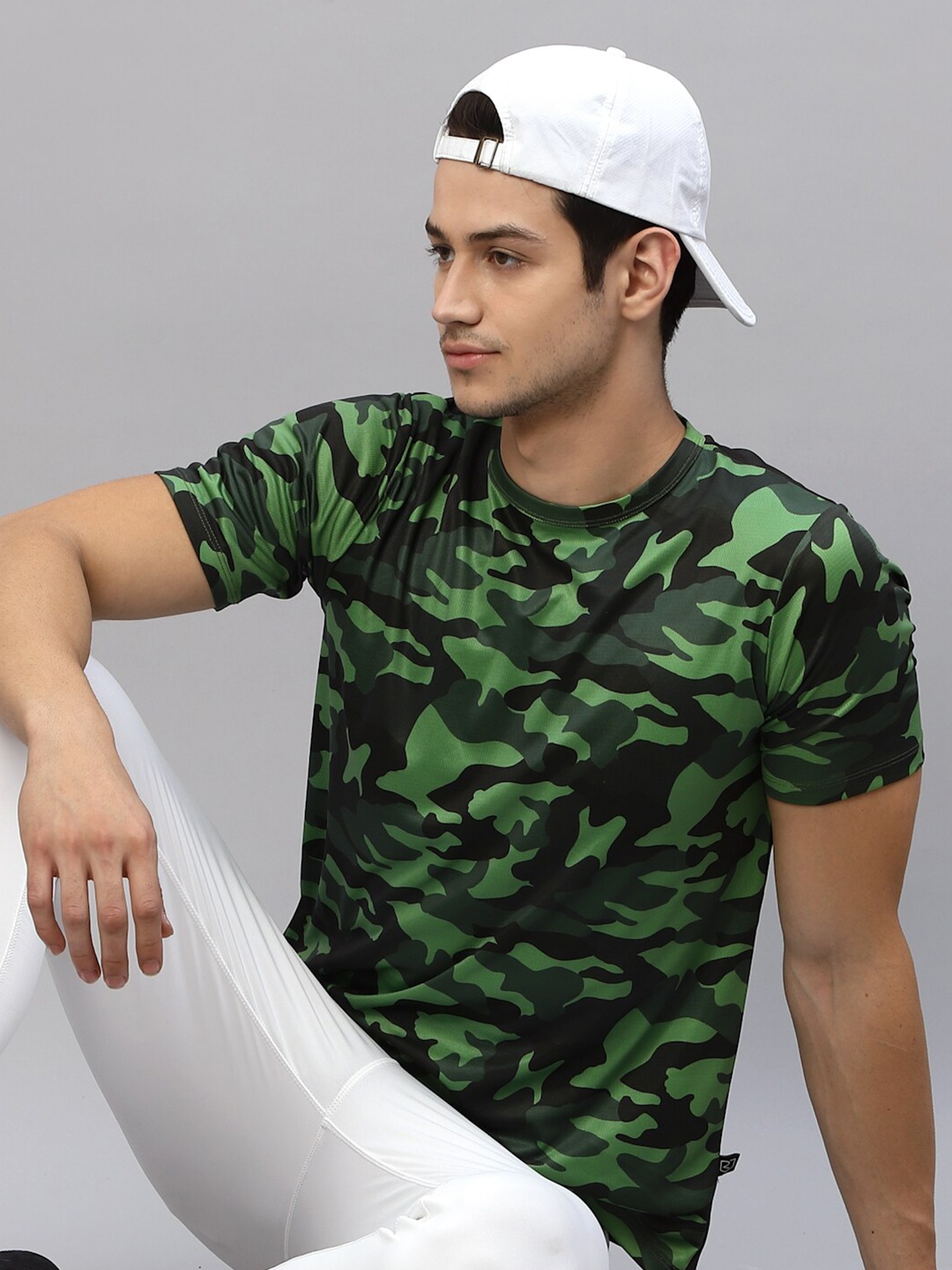 

Rigo Men Green Camouflage Print Round Neck Half Sleeve Activewear T-Shirt