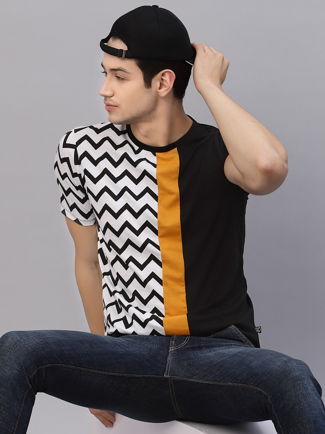 

Rigo Men White Black Printed Color Block Round Neck Cotton Half Sleeve T-Shirt