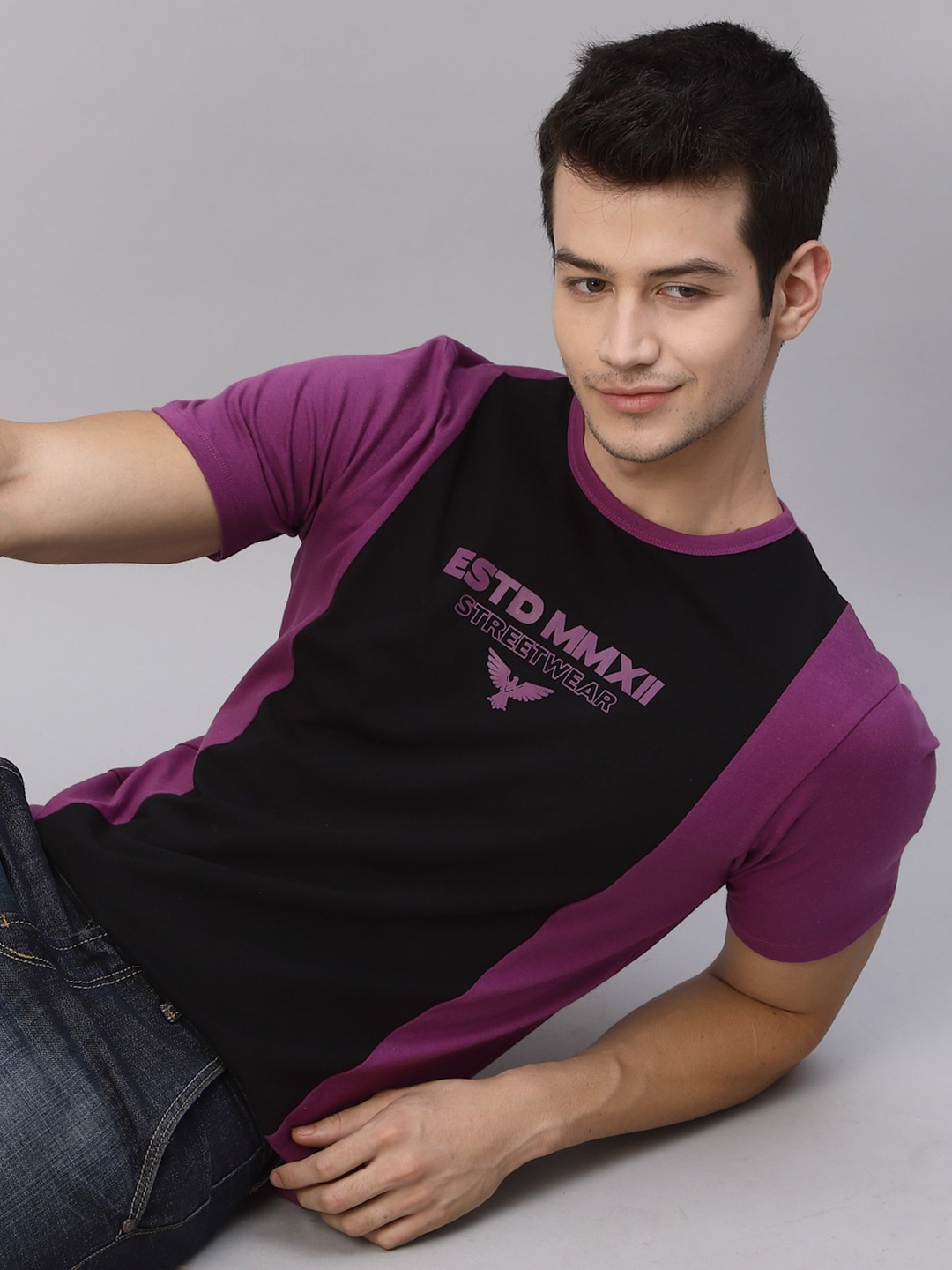 

Rigo Men Purple Black Printed Vertical Color Block Round Neck Half Sleeve T-Shirt