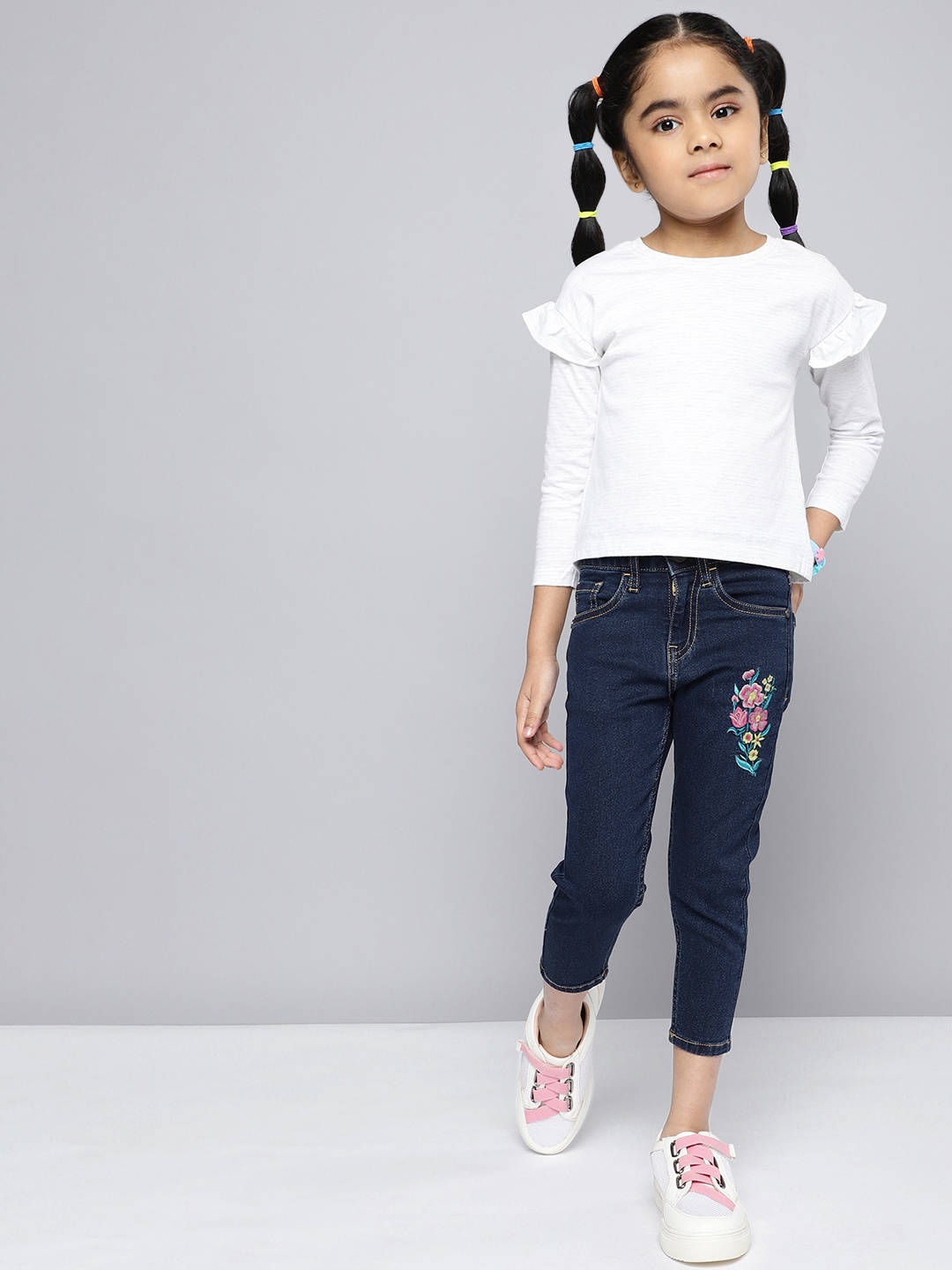 

HERE&NOW Girls Blue Slim Fit Embroidered Stretchable Cropped Jeans