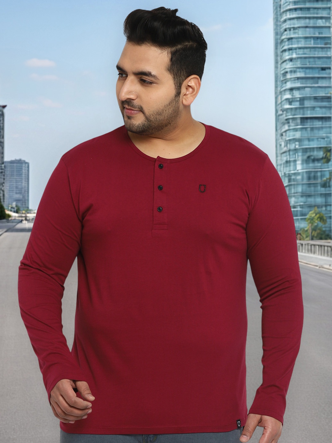 

Urbano Plus Men Maroon Henley Neck T-shirt