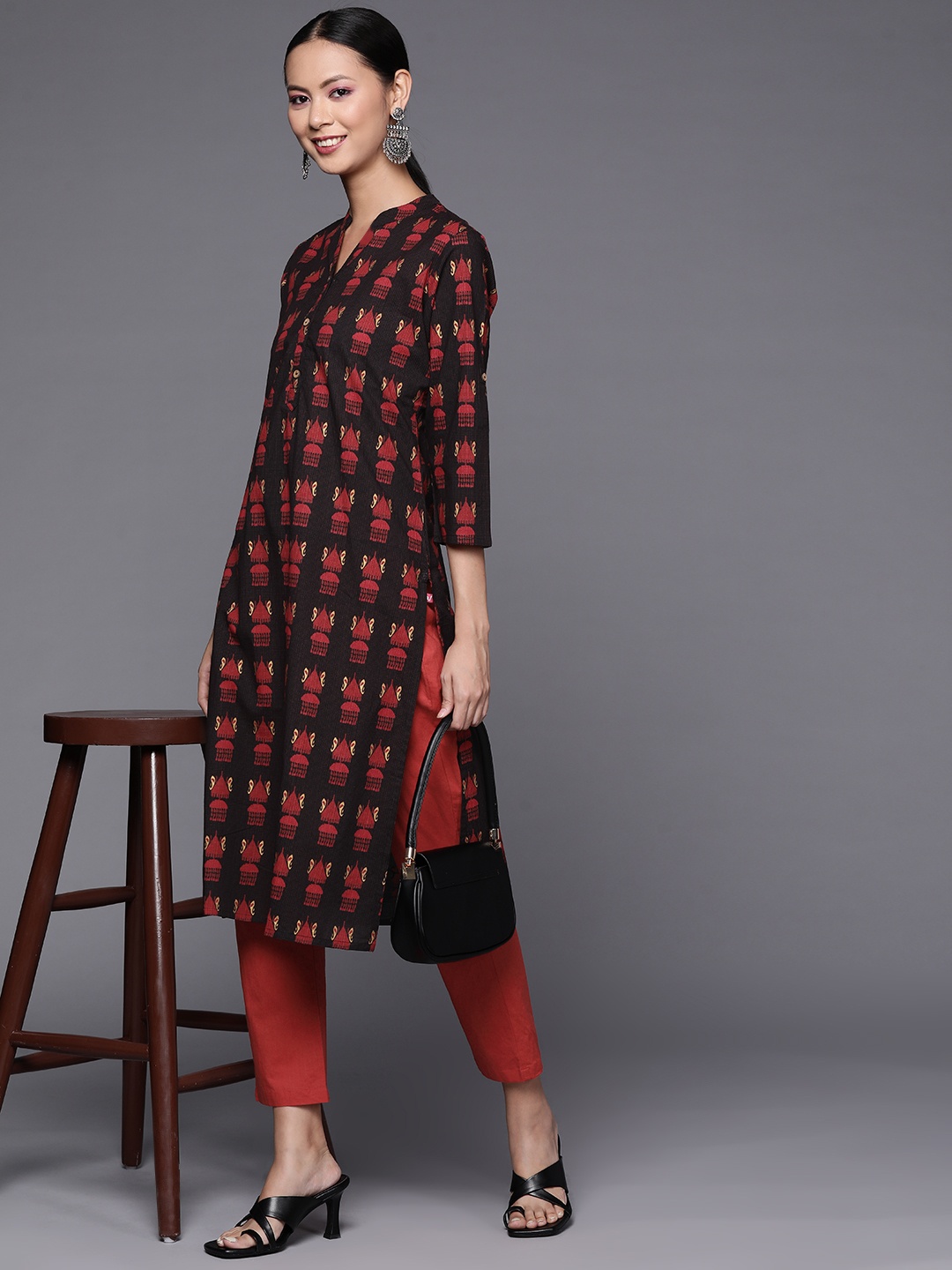 

Varanga Women Black & Maroon Ethnic Motifs Printed Kurta