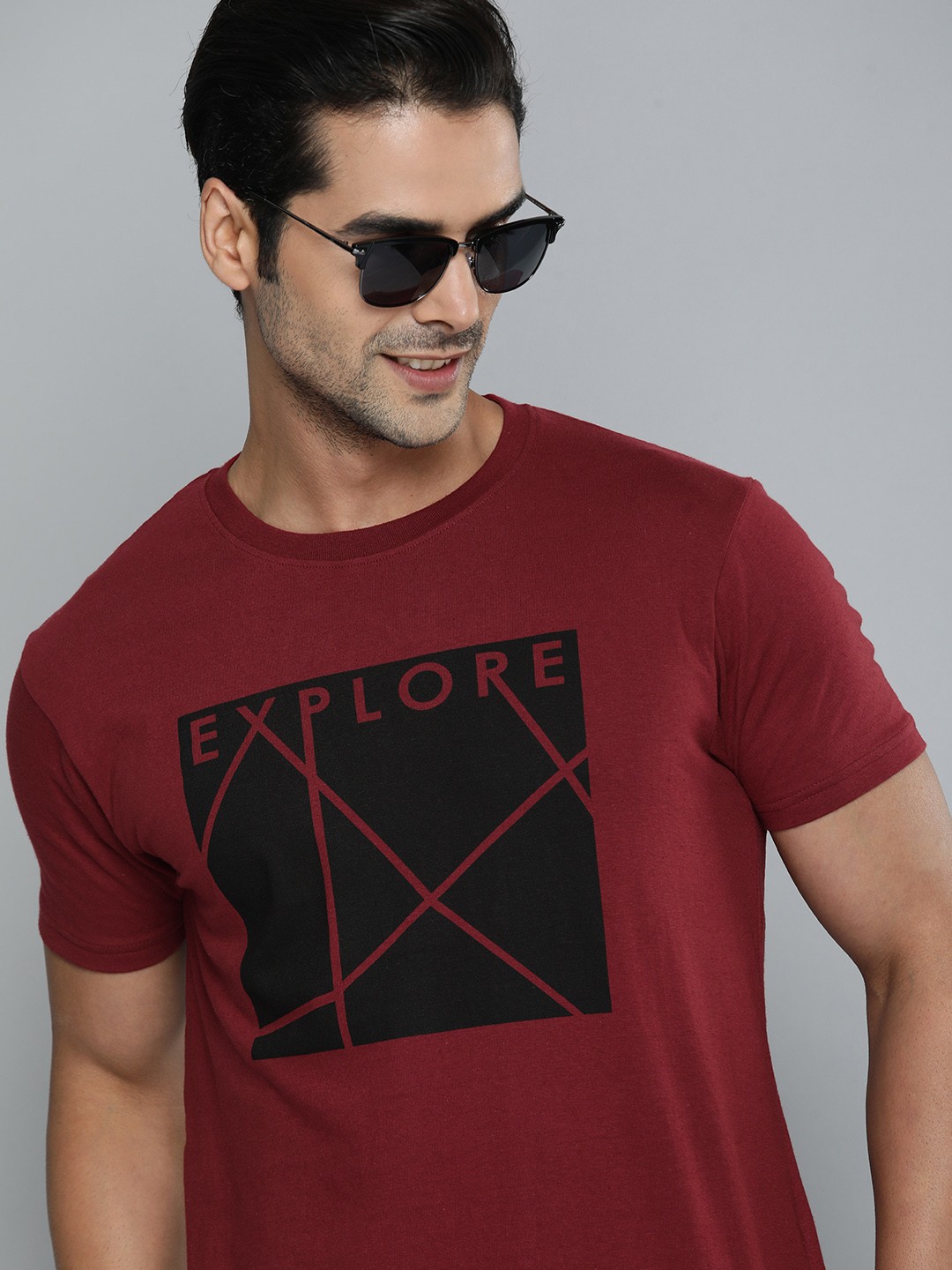 

HERE&NOW Men Maroon & Black Printed T-shirt