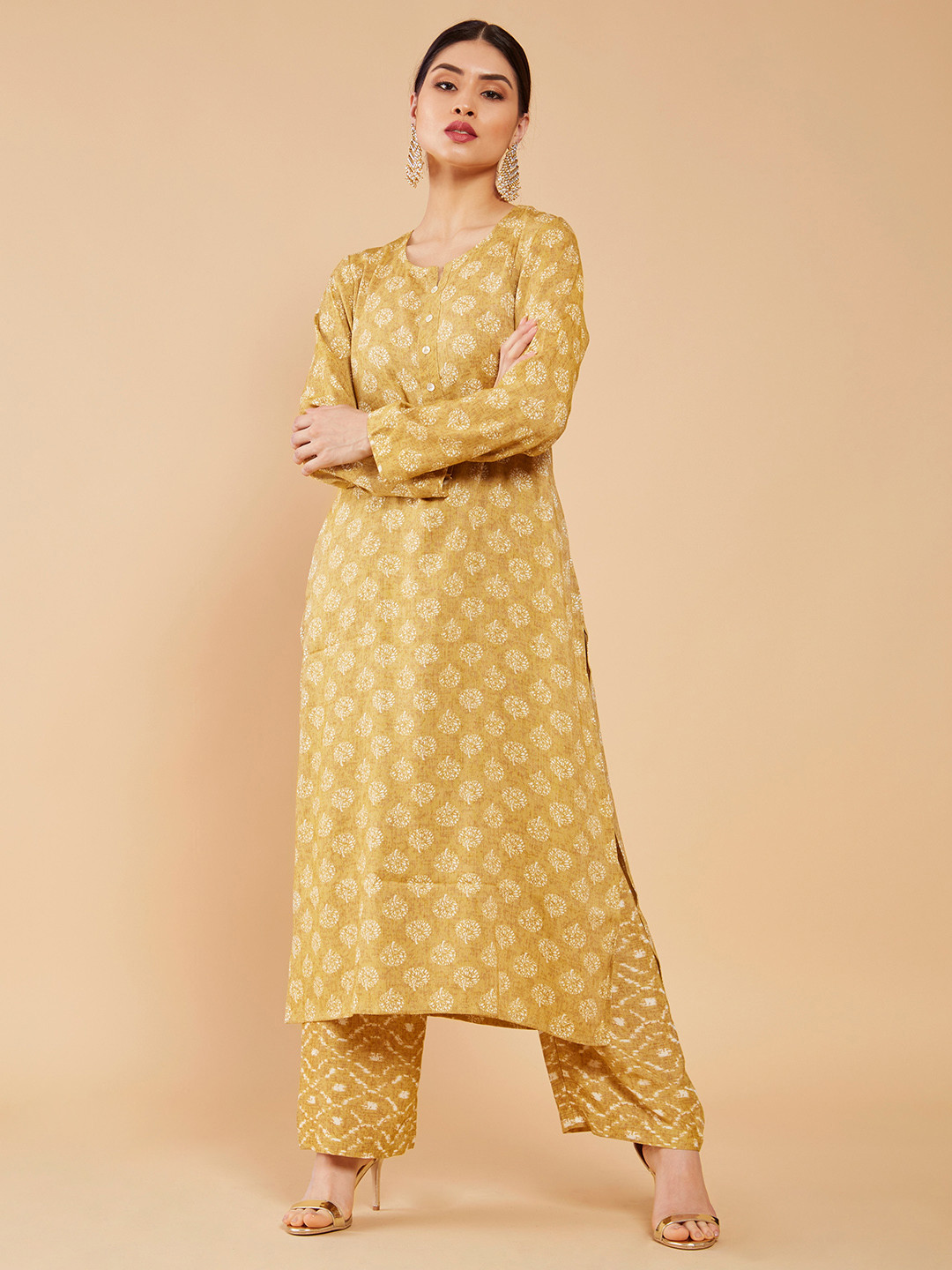 

Soch Women Green Floral Printed Kurta with Palazzos
