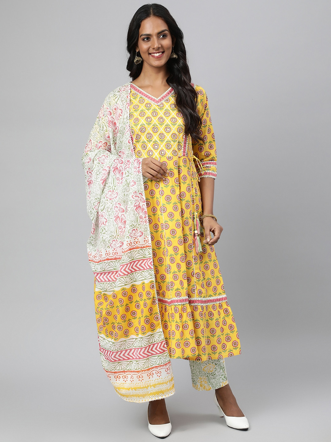 

Readiprint Fashions Women Yellow Floral Printed Empire Gotta Patti Pure Cotton Kurta Set