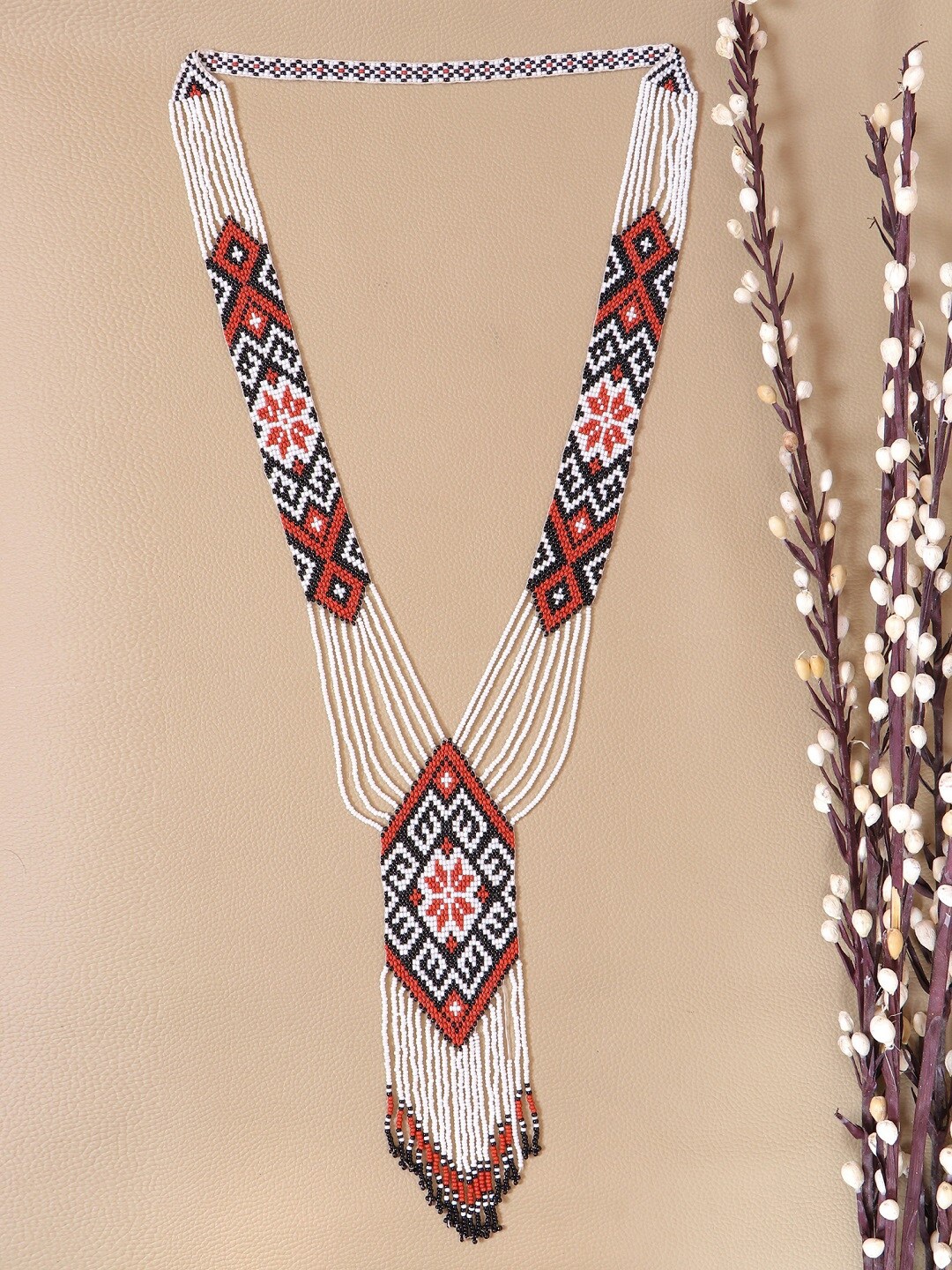 

Crunchy Fashion White & Red Tribal Boho Beaded Necklace
