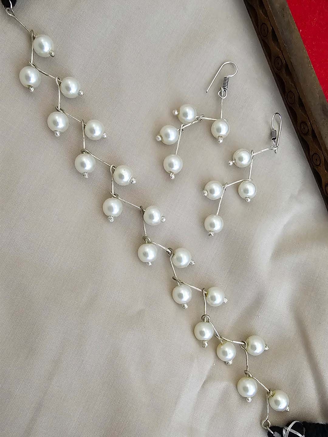 

Binnis Wardrobe Women Silver -Plated Pearl Beaded Jewellery Set