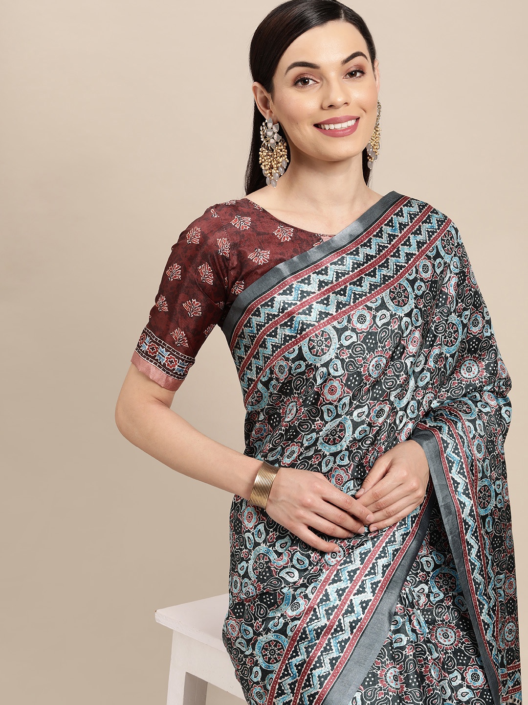 

VAIRAGEE Charcoal & Turquoise Blue Ethnic Motifs Silk Blend Saree