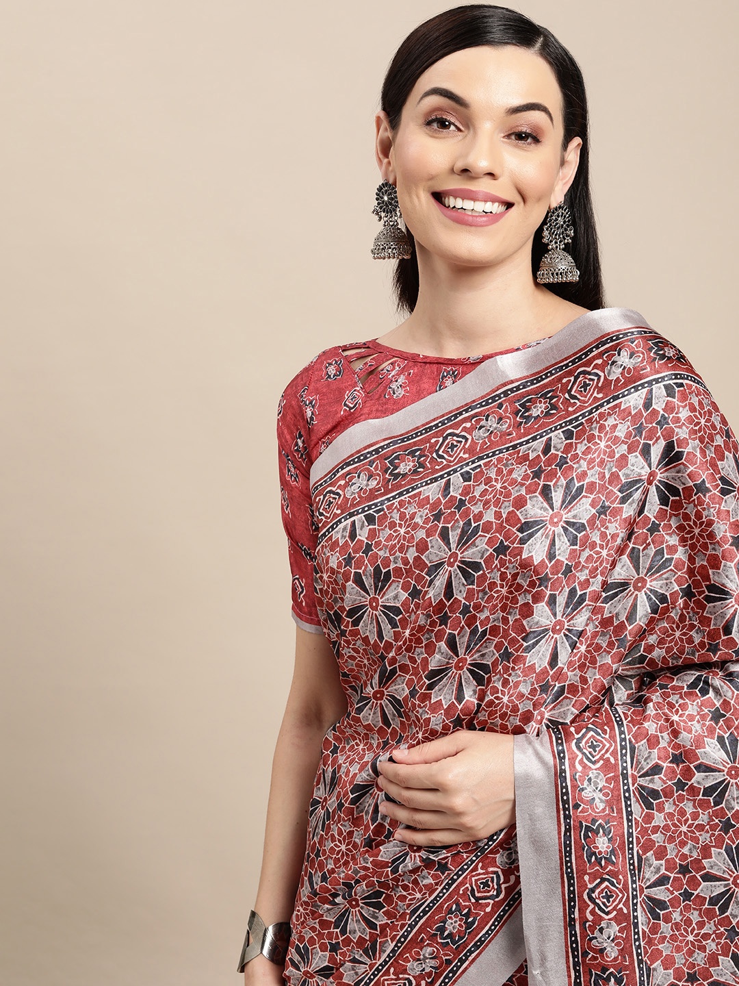 

VAIRAGEE Pink & Grey Silk Blend Saree