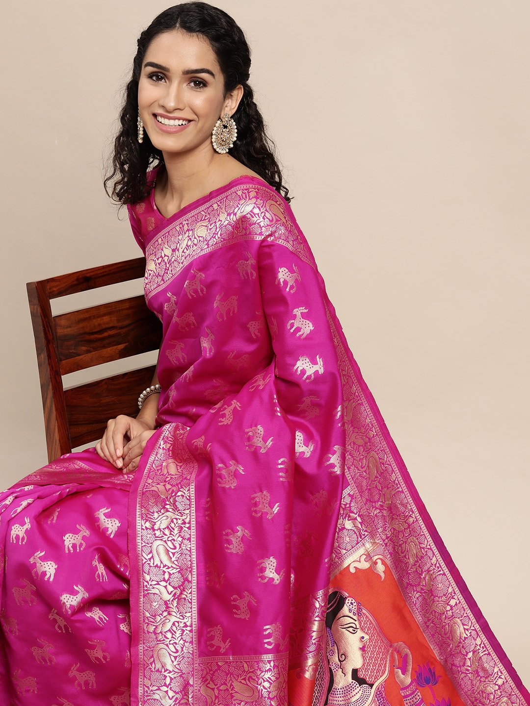 

VAIRAGEE Fuchsia Pink & Golden Ethnic Motifs Pure Silk Saree