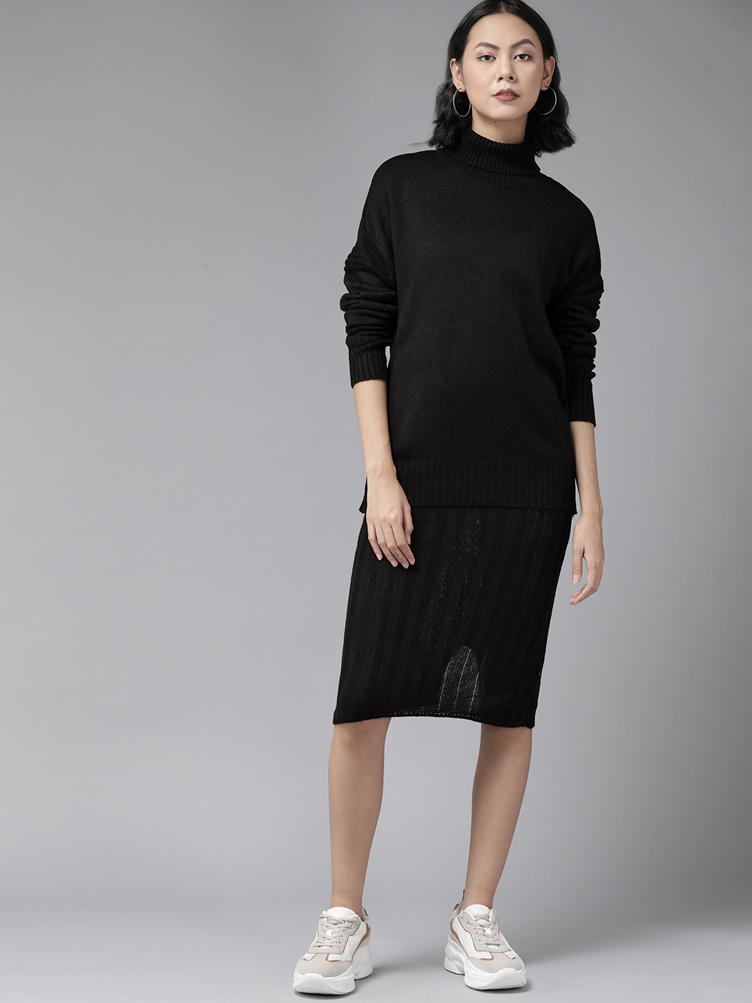 

The Roadster Lifestyle Co. Women Black Knitted Co-Ords