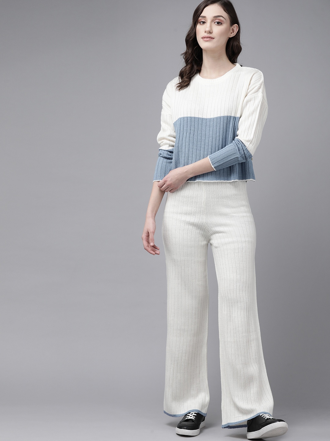 

The Roadster Lifestyle Co. Women White & Blue Colourblocked Acrylic Co-Ords
