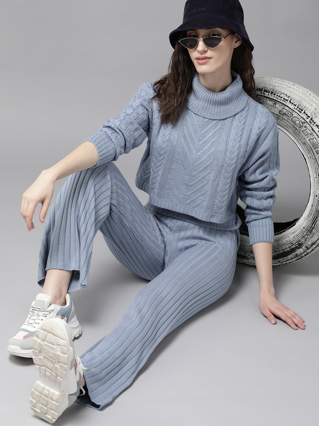 

The Roadster Lifestyle Co. Women Blue Acrylic Self-Design Sweater & Trousers Set