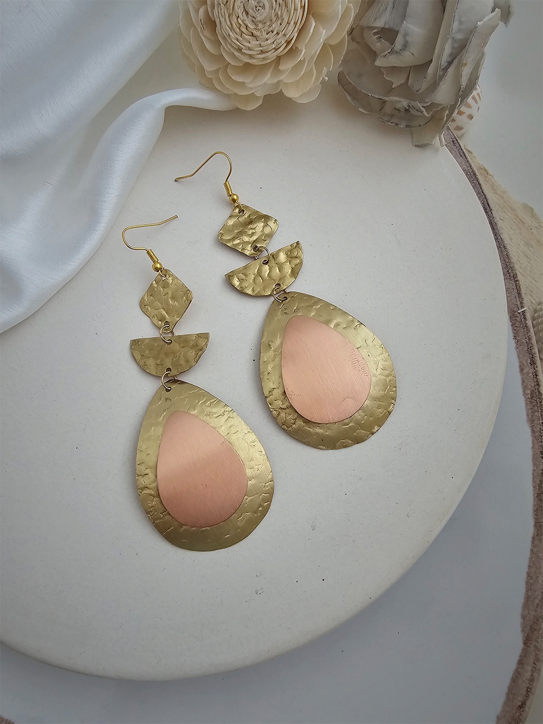 

Binnis Wardrobe Gold-Toned Contemporary Drop Earrings