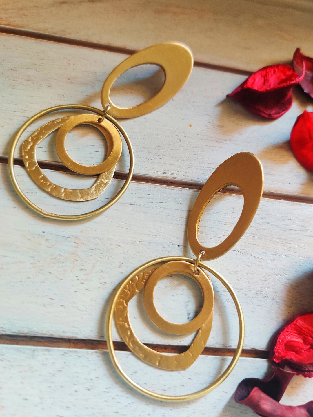 

Binnis Wardrobe Gold-Toned Contemporary Drop Earrings