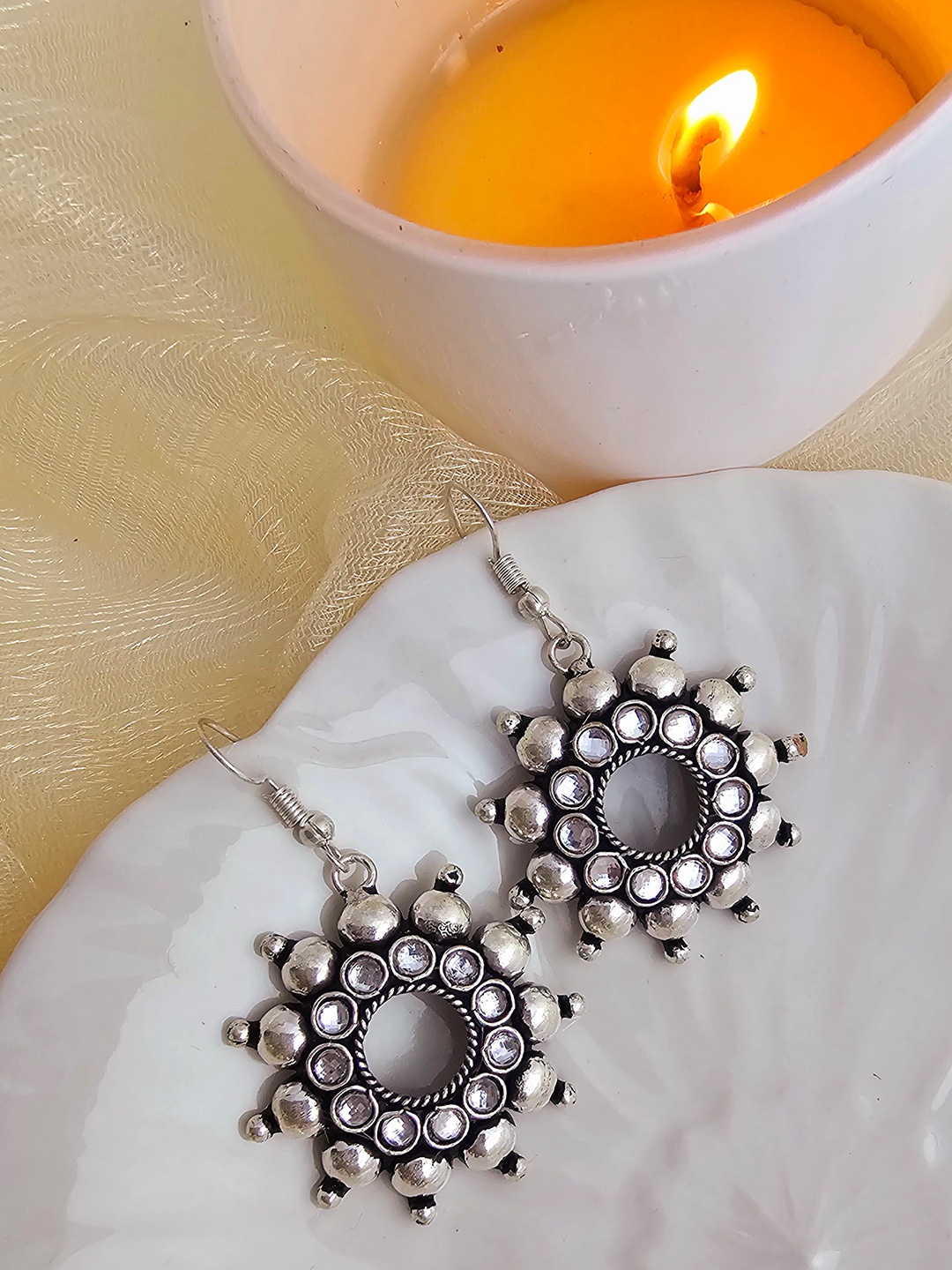 

Binnis Wardrobe White Contemporary Studs Earrings