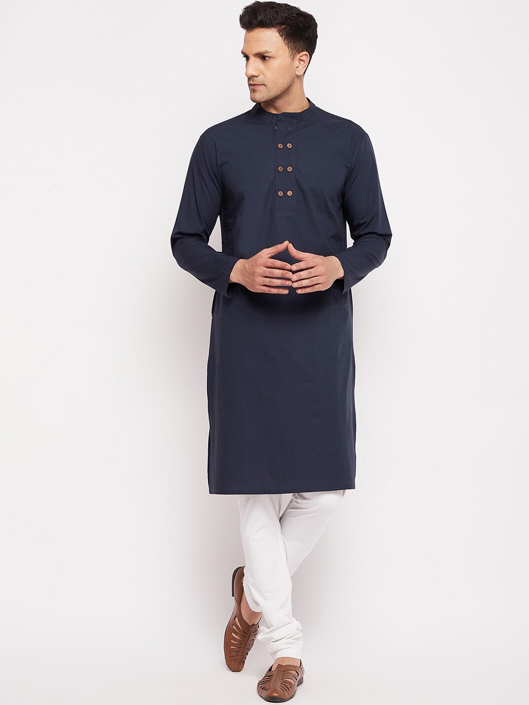 

Hypernation Men Navy Blue Thread Work Kurta