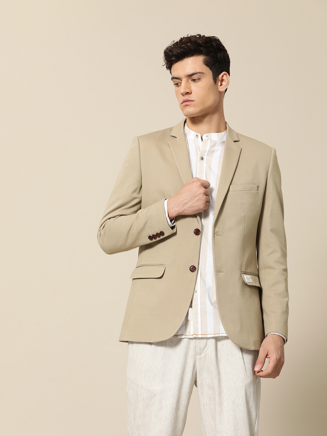 

Mr Bowerbird Men Beige Solid Single-Breasted Tailored Fit Premium Knit Casual Blazer