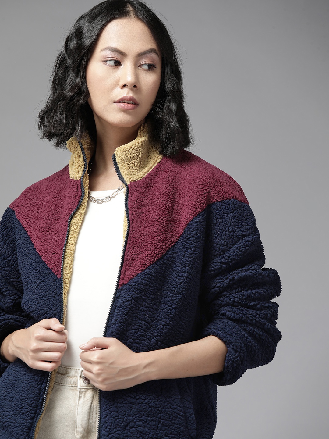

The Roadster Lifestyle Co. Women Burgundy Colourblocked Sherpa Jacket