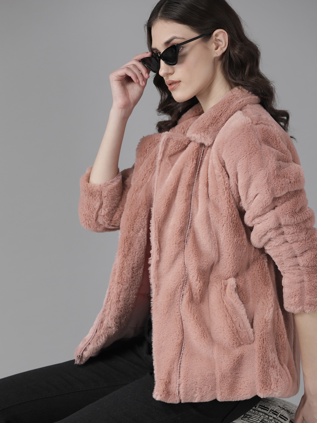 

The Roadster Lifestyle Co. Women Dusty Pink Solid Faux Fur Jacket, Rose