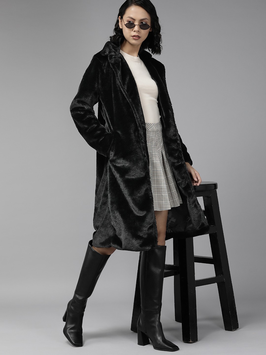 

The Roadster Lifestyle Co. Women Black Faux Fur Longline Tailored Jacket