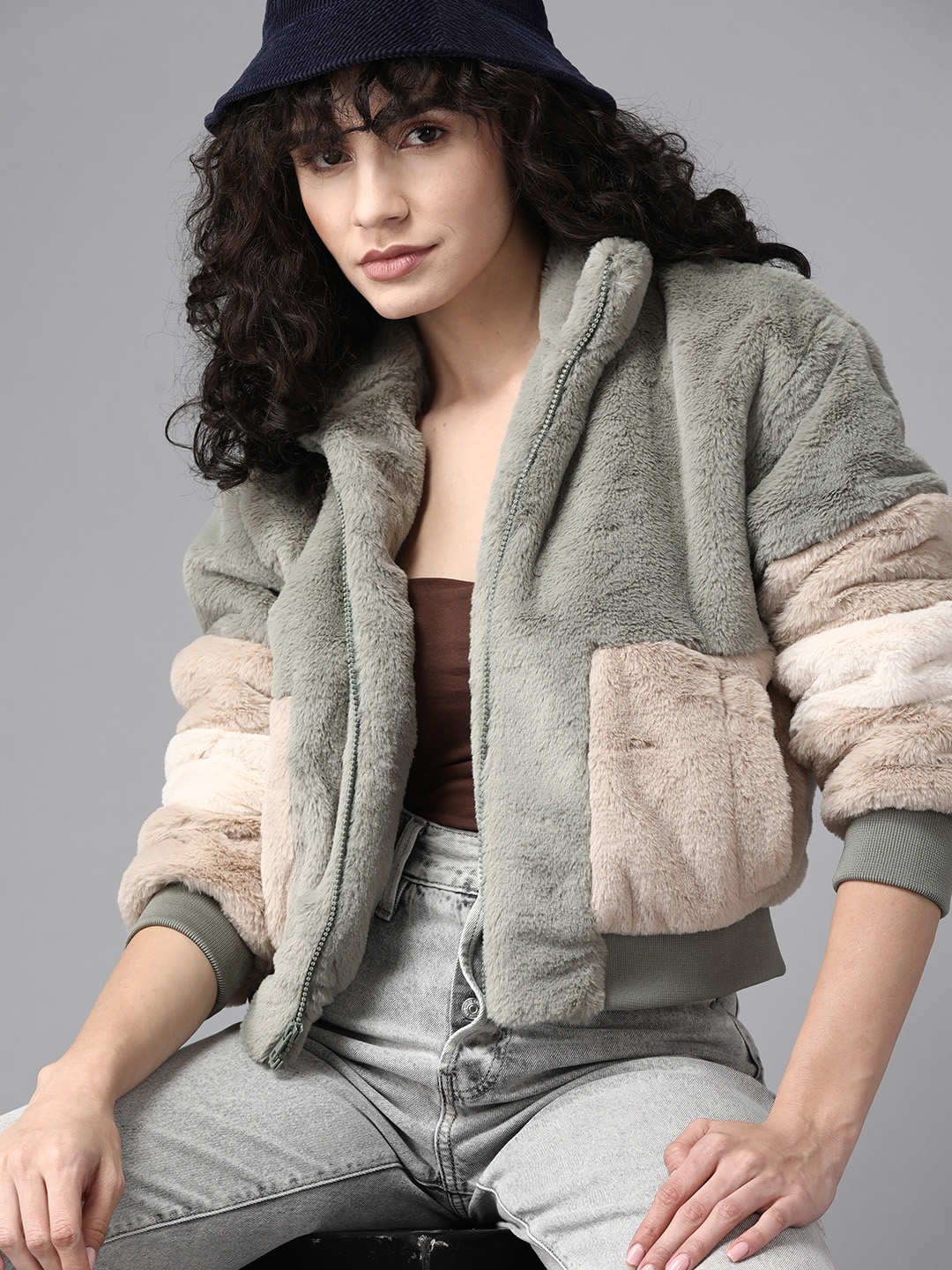 

Roadster Women Green & Beige Colourblocked Tailored Jacket