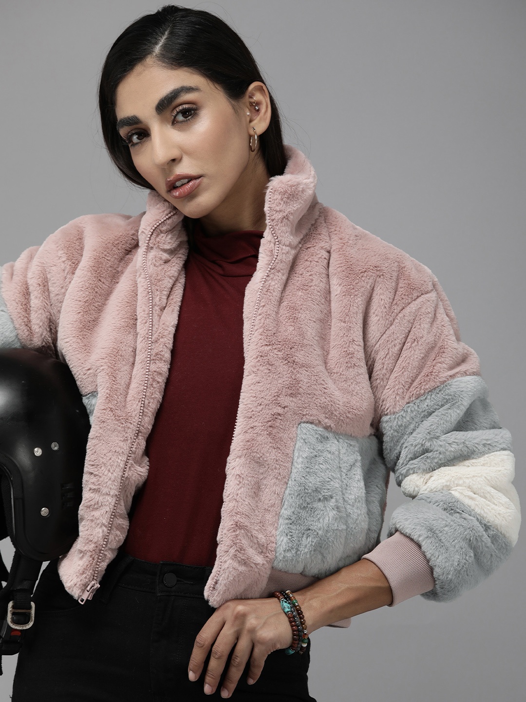 

The Roadster Lifestyle Co. Women Pink Grey Colourblocked Crop Tailored Jacket