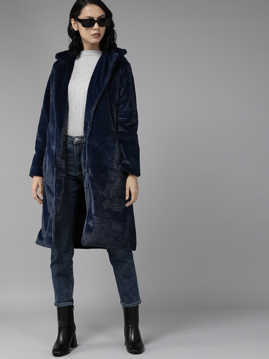 

The Roadster Lifestyle Co. Women Navy Blue Faux Fur Longline Tailored Jacket