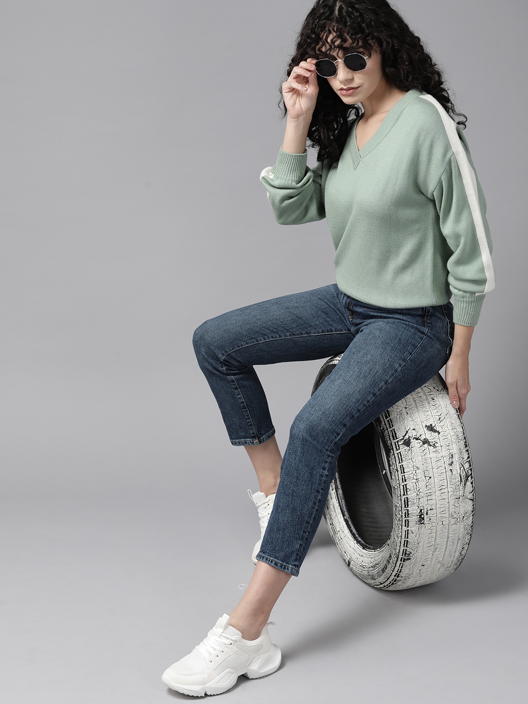 

The Roadster Lifestyle Co. Women Green Solid Pullover