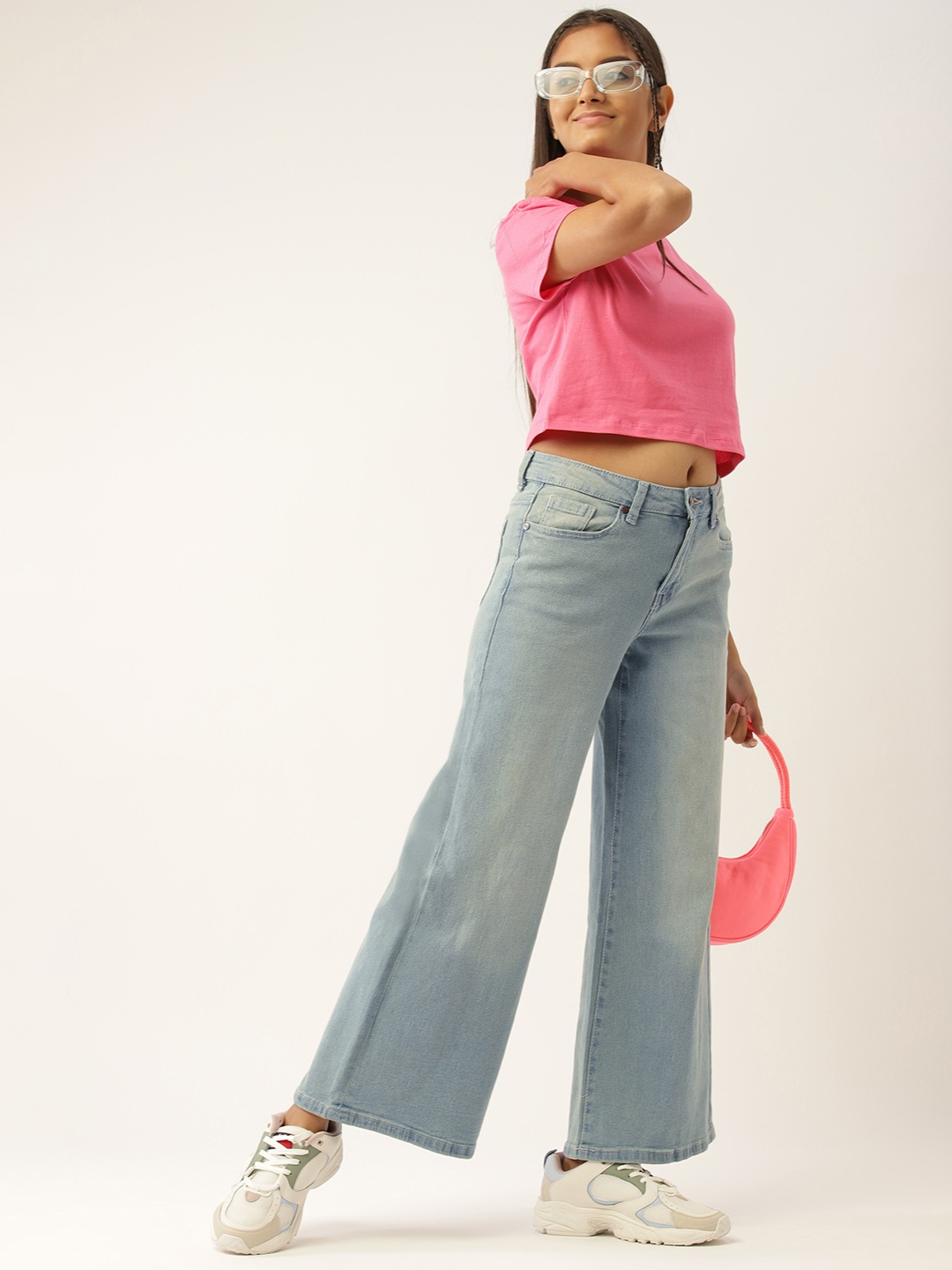 

DressBerry Teen Girls Blue Flared Heavy Fade Stretchable Jeans