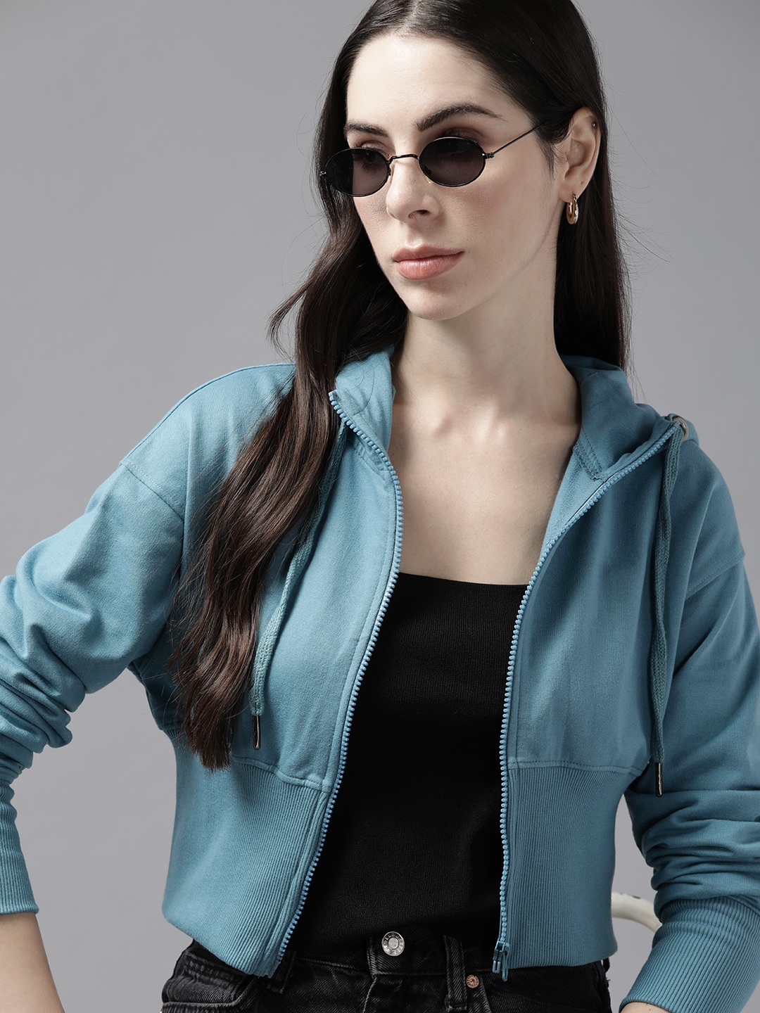 

The Roadster Lifestyle Co. Women Turquoise Blue Solid Hooded Crop Sweatshirt