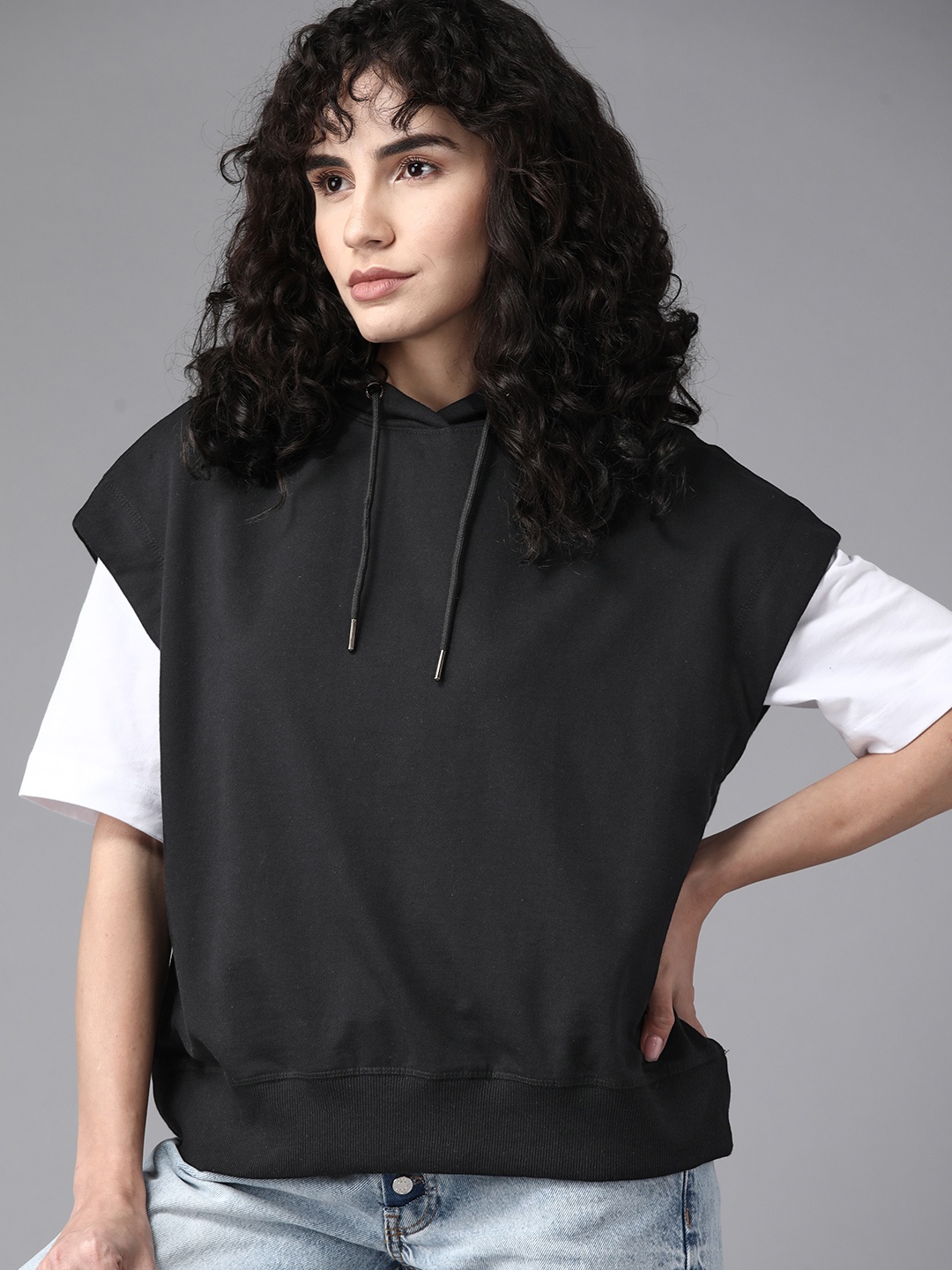 

The Roadster Lifestyle Co. Women Black Hooded Sweatshirt