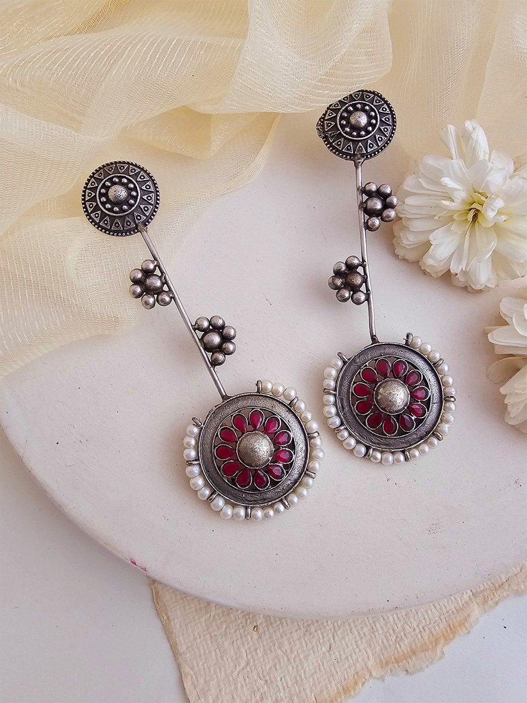 

Binnis Wardrobe Silver-Toned Contemporary Drop Earrings