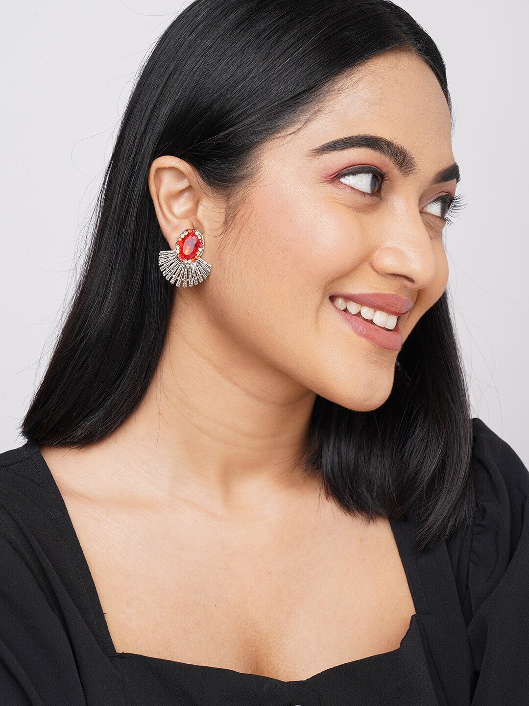 

Binnis Wardrobe Red Stone Studs Earrings