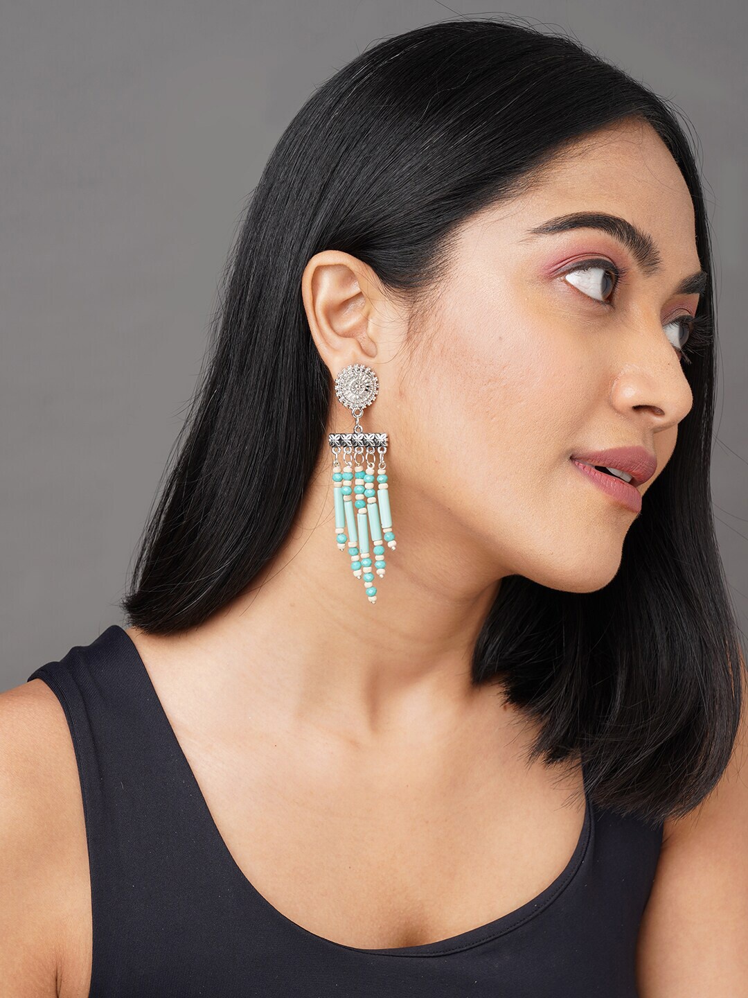 

Binnis Wardrobe Silver-Toned & Green Contemporary Tasselled Drop Earrings