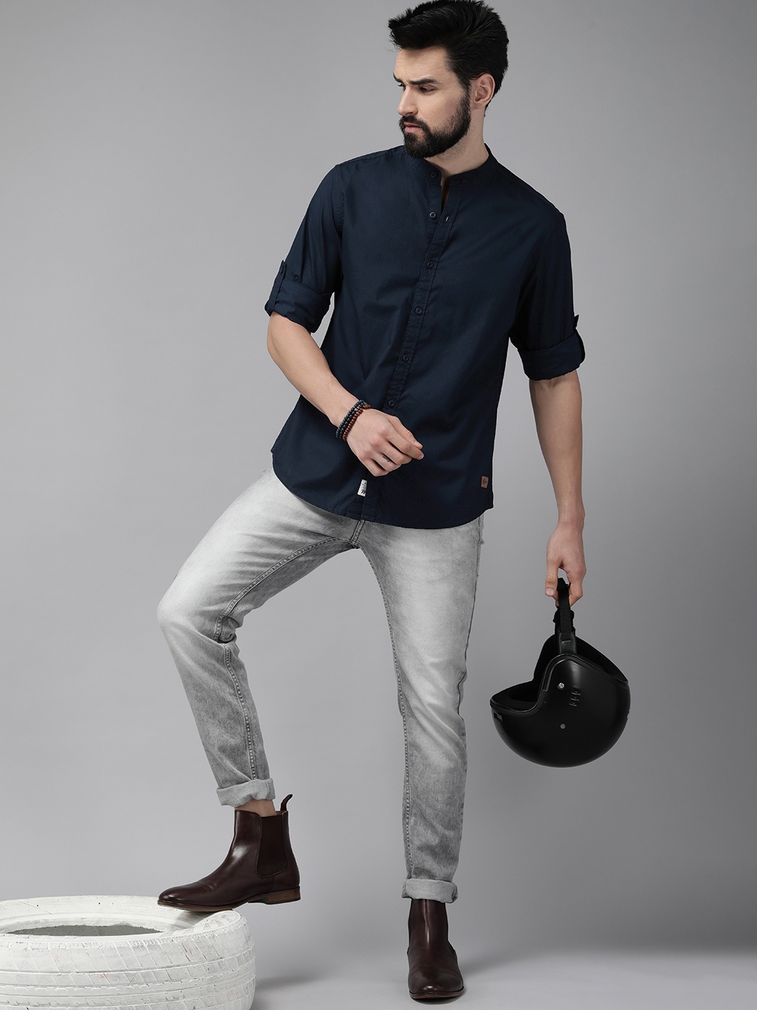 

Roadster Men Navy Blue Pure Cotton Solid Classic Casual Shirt