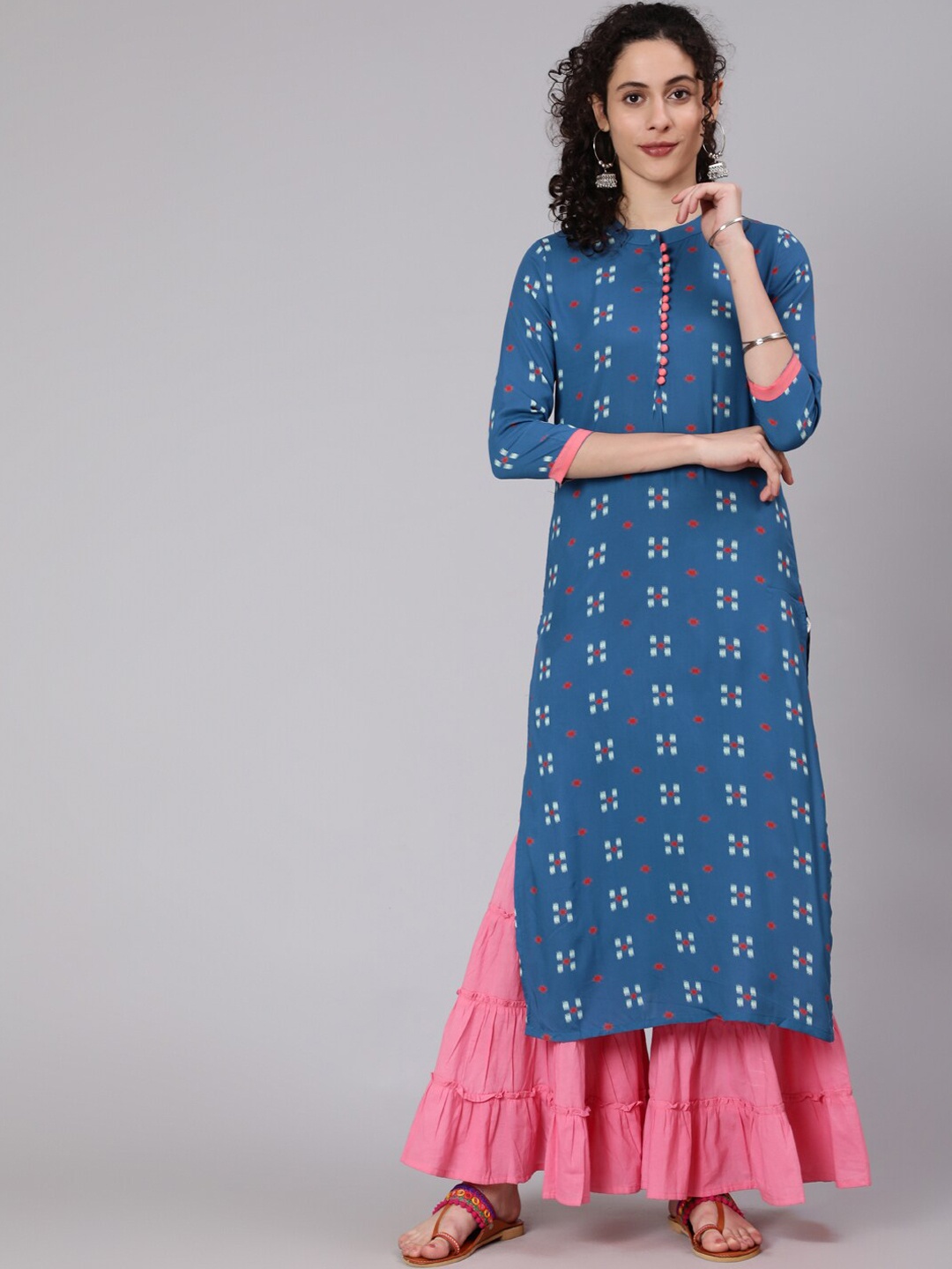 

Awadhi Women Blue Geometric Printed Keyhole Neck Flared Sleeves Thread Work Kurta
