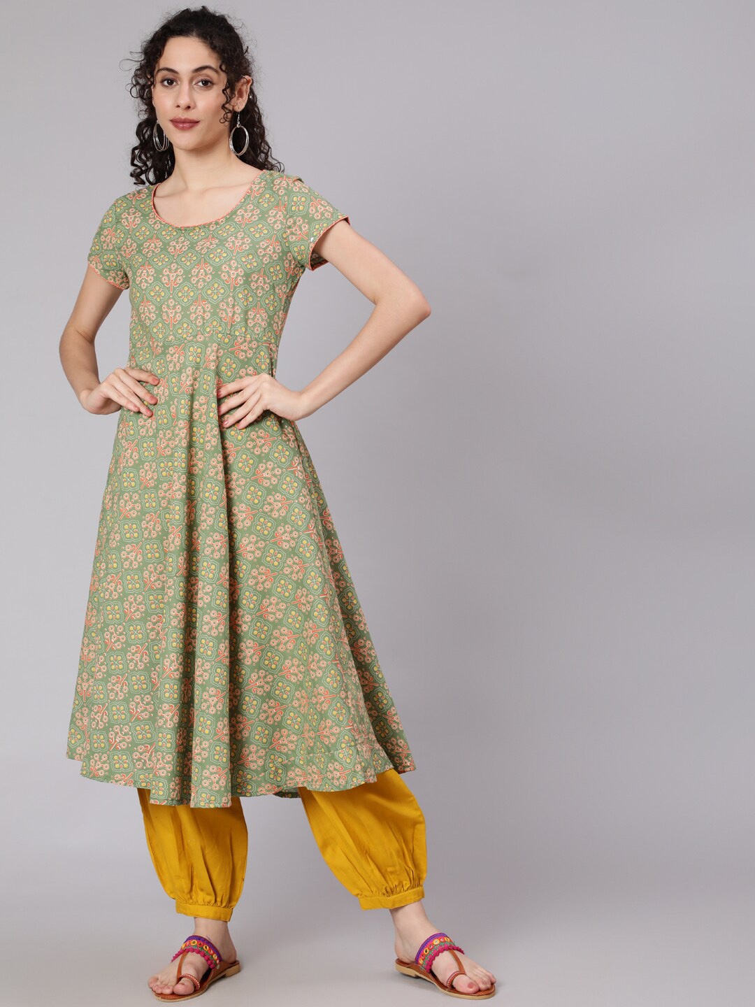 

Awadhi Women Green Ethnic Motifs Printed Mirror Work Kurta