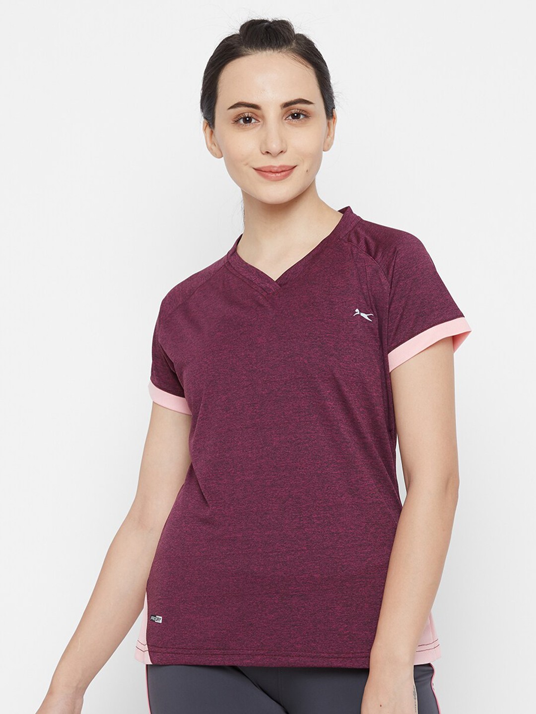 

Black Panther Women Maroon & Pink Solid V-Neck T-shirt