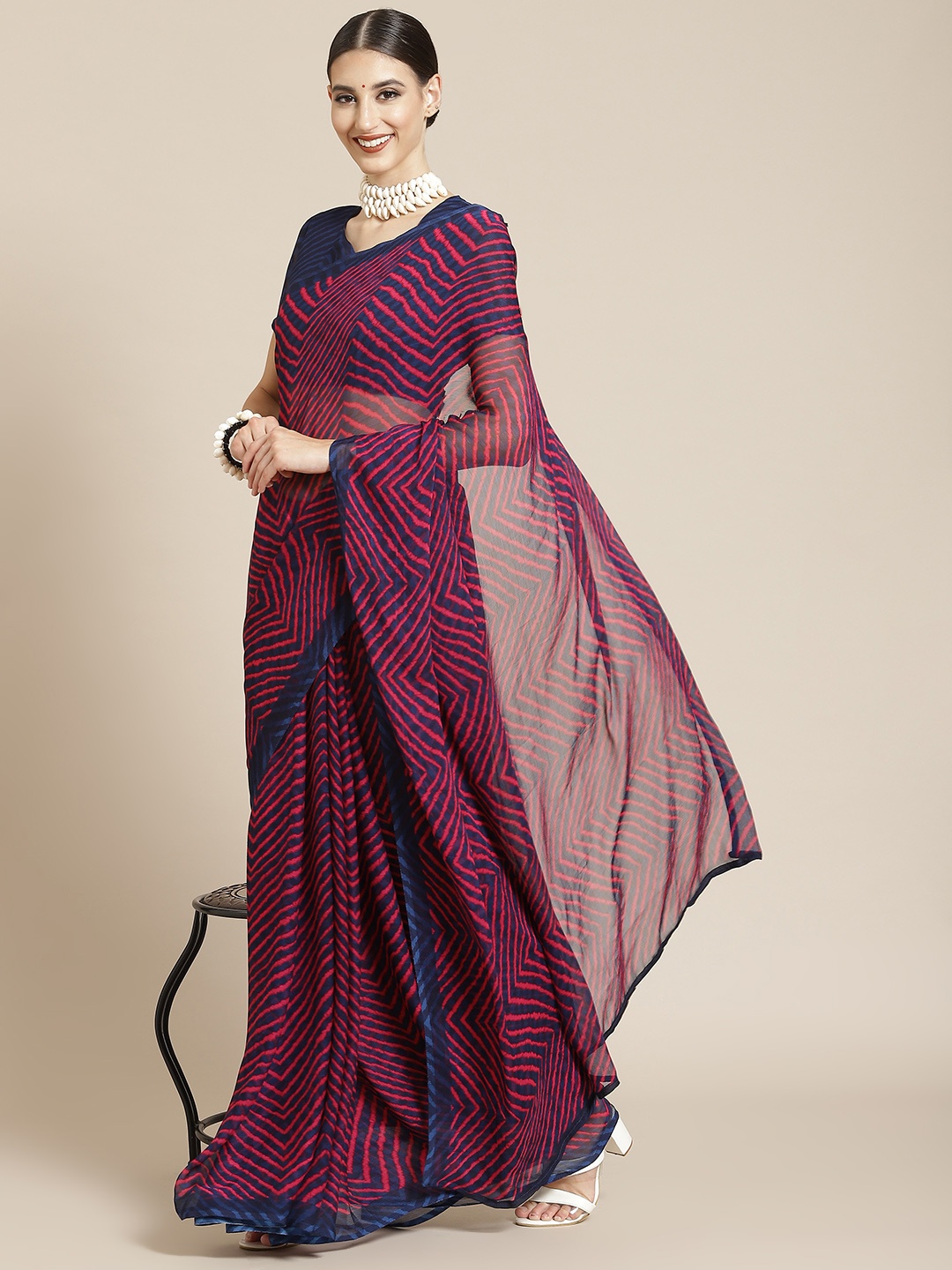 

Satrani Pink & Navy Blue Leheriya Pure Chiffon Leheriya Saree